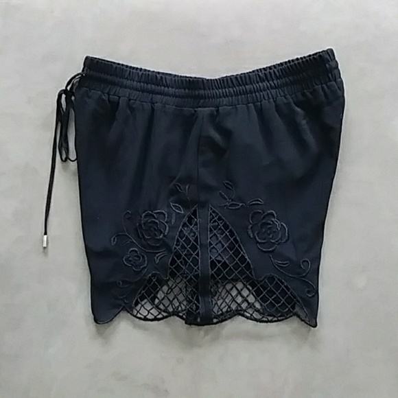 Shorts - Picture 2 of 5